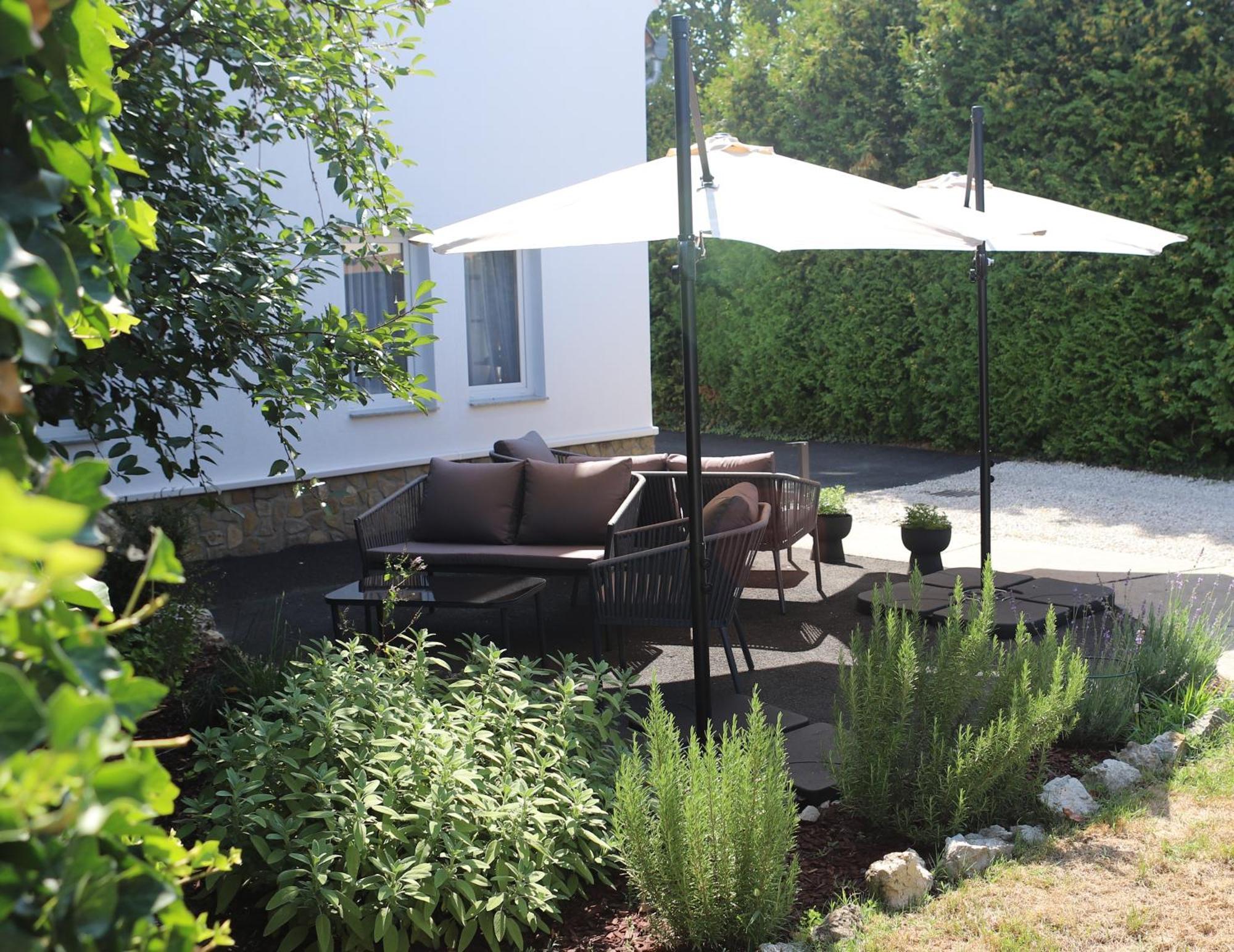 The Secret Garden - Keszthely Bed & Breakfast Exterior foto